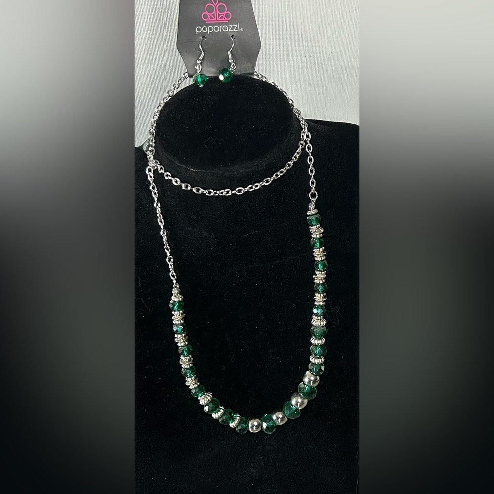 Paparazzi Emerald Green and Silver Necklace Set